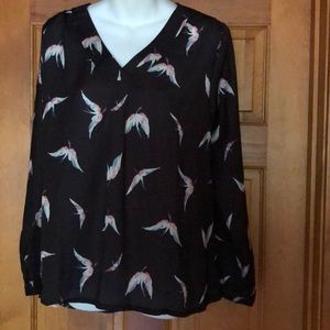 NWT black V neck hi-low blouse size medium